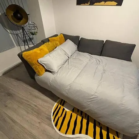 Stylish 1-bed In Leeds شقة *